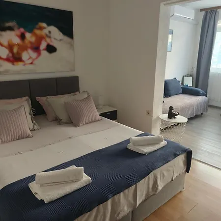 Milka Daire Hvar Town