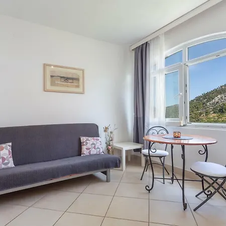 Milka Apartment *